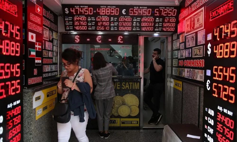 Τούρκος οικονομολόγος: «Ή θα προσφύγουμε στο ΔΝΤ ή θα πεινάσουμε»